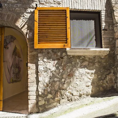 Panzió La Terrazza Del Castello SantʼAnatolia di Narco