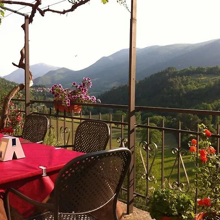 Frühstückspension La Terrazza Del Castello SantʼAnatolia di Narco